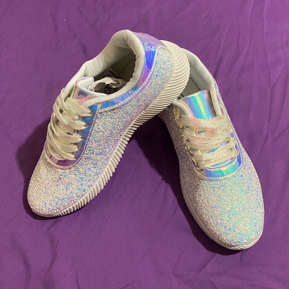 SALE! NWT White Holographic Glitter Shoes Size 8.5